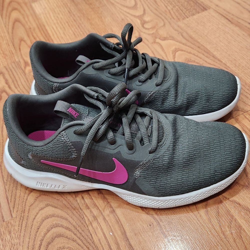 Nike Flex Gray and Pink Flex Athletic Running Tennis Shoes Women's Size 7.5